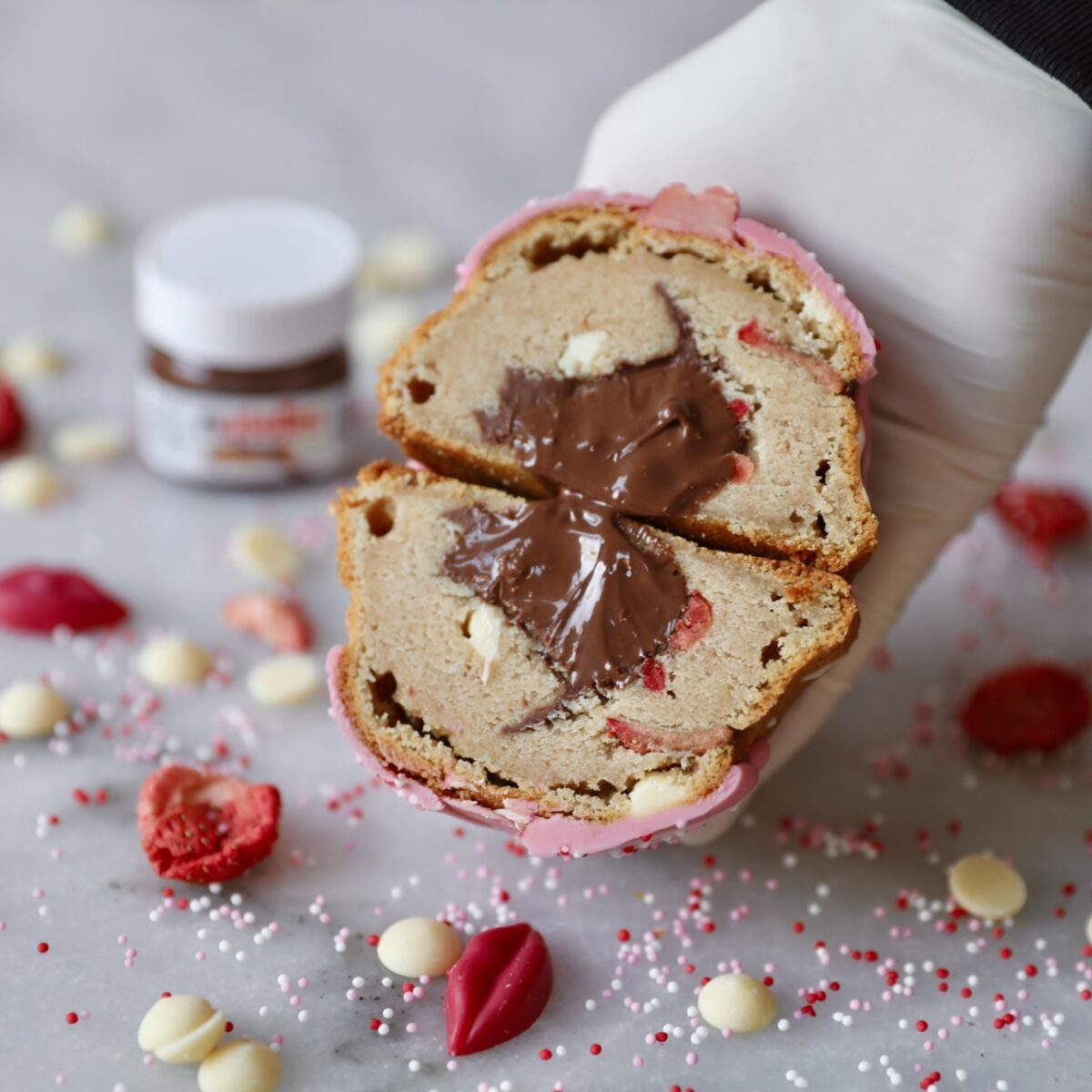 Strawberry nutella cookie (170 gram)